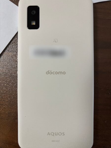 買取に出したAndroidスマホ、AQUOS wish2 SH-51Cの背面